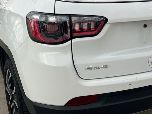 Used 2023 Jeep Compass Limited image 13