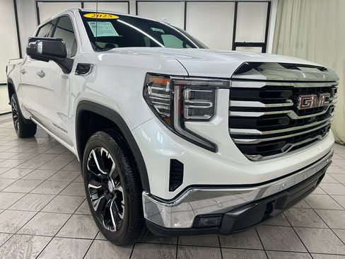 Used 2025 GMC Sierra 1500 SLT w/ SLT Convenience Package image 2