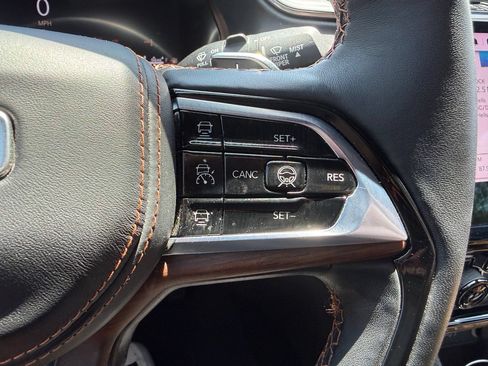Used 2024 Jeep Grand Cherokee L Summit AWD/4WD image 14