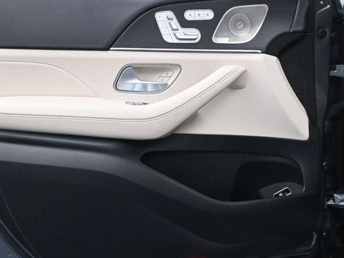 Used 2025 Mercedes-Benz GLS 450 GLS 450 image 30