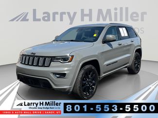 Used 2020 Jeep Grand Cherokee Altitude AWD/4WD video 1