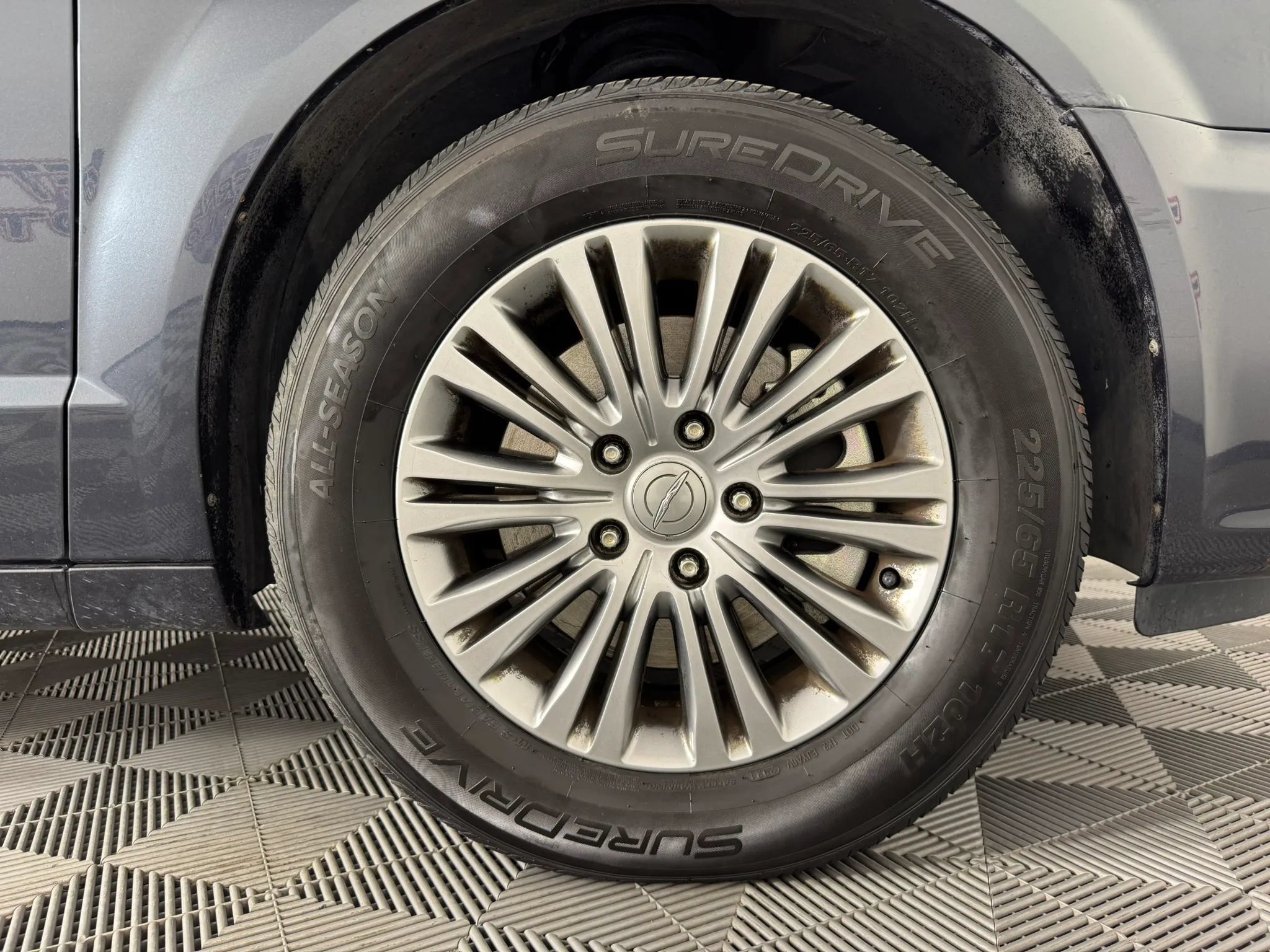 Used 2014 Chrysler Town & Country Touring-L w/ Driver Convenience Group FWD image 42