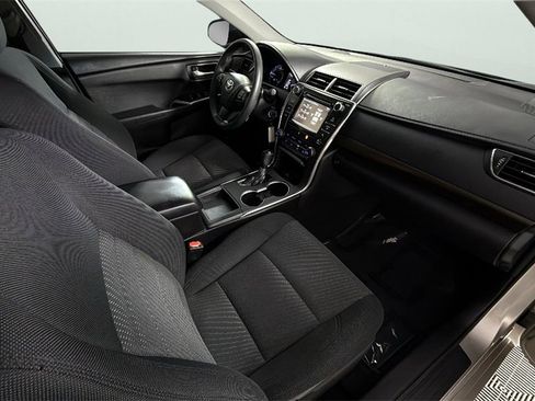 Used 2017 Toyota Camry XLE image 33