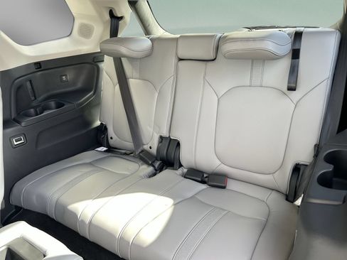 Certified 2025 Honda Pilot Touring image 19