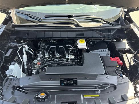 Used 2025 Nissan Pathfinder S FWD image 28