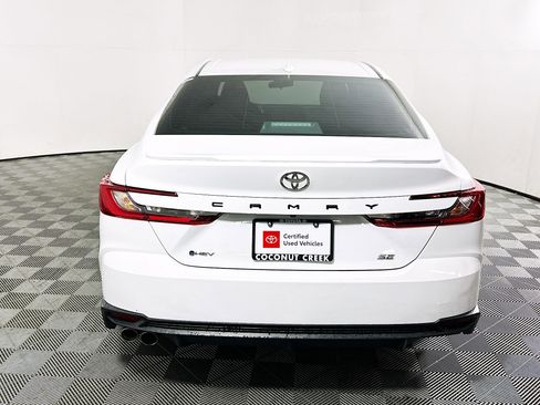 Certified 2025 Toyota Camry SE FWD image 4