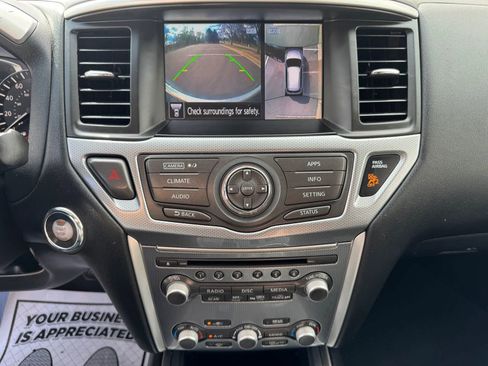Used 2017 Nissan Pathfinder SL image 24