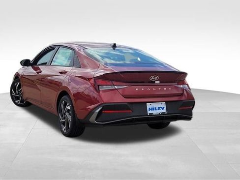 New 2025 Hyundai Elantra Sport image 11