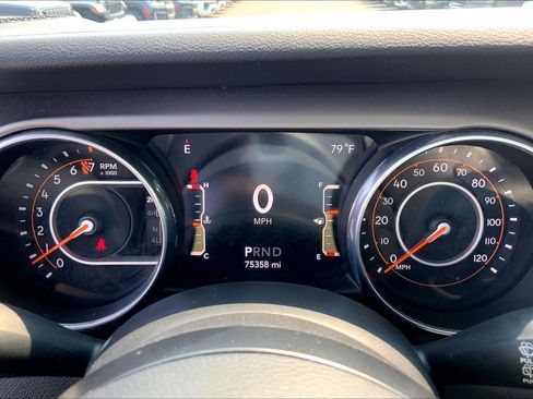 Used 2018 Jeep Wrangler Unlimited Sport S AWD/4WD image 24