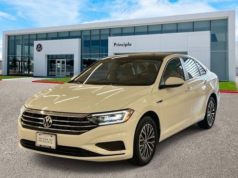 Used 2019 Volkswagen Jetta SEL image 2