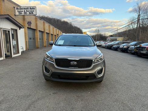 Used 2017 Kia Sorento LX w/ LX V6 Convenience Package image 5