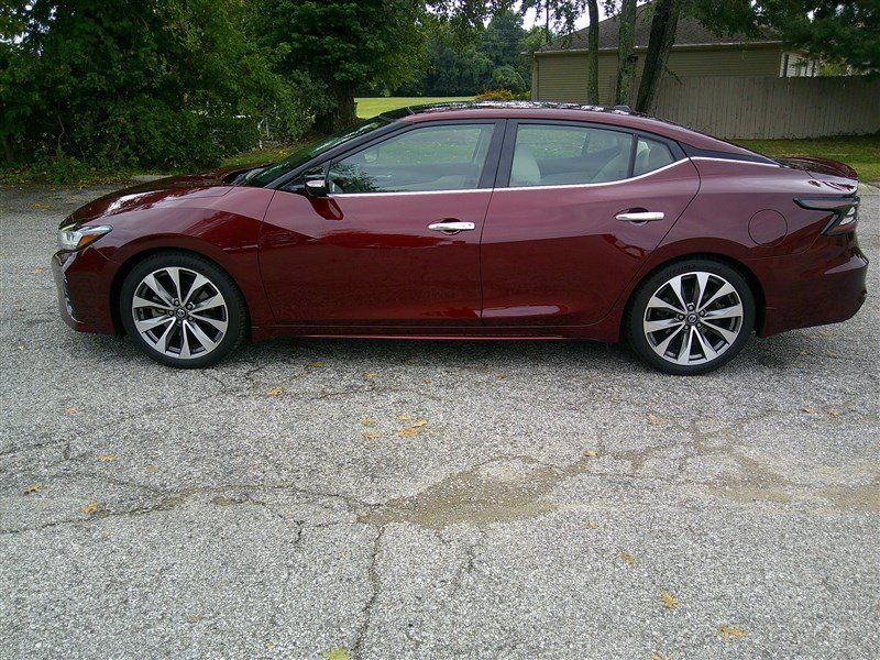 Used 2019 Nissan Maxima Platinum w/ Sport Mat Group FWD image 2