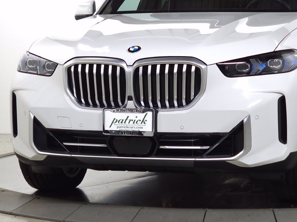 Used 2026 BMW X5 xDrive40i w/ Parking Assistance Package AWD/4WD image 3