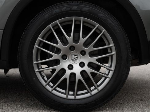 Used 2013 Porsche Cayenne Diesel AWD/4WD image 35