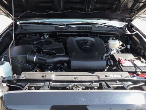 Used 2019 Toyota Tacoma TRD Pro AWD/4WD image 11