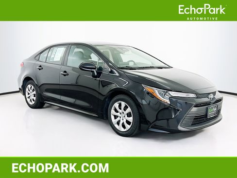 Used 2023 Toyota Corolla LE FWD image 1