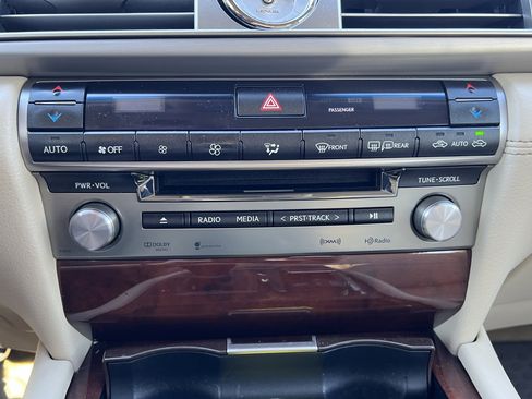 Used 2014 Lexus LS 460 image 30