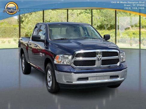Used 2017 RAM 1500 Classic SLT AWD/4WD image 3
