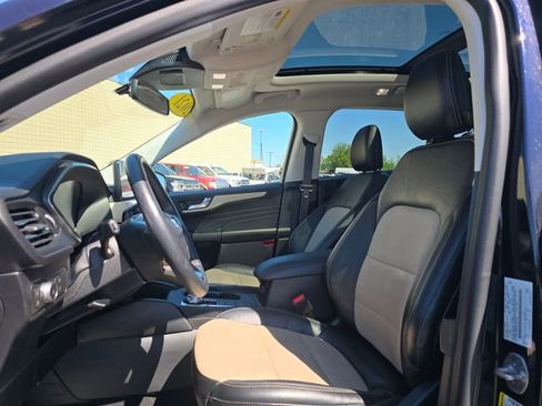 Used 2021 Ford Escape Titanium w/ Titanium Elite Package AWD/4WD image 12