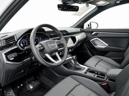 Certified 2025 Audi Q3 2.0T Premium Plus w/ Premium Plus Package image 4