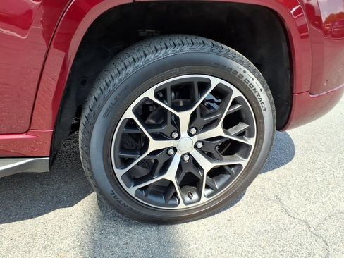 Used 2025 Jeep Grand Cherokee Summit AWD/4WD image 30