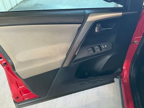 Used 2015 Toyota RAV4 XLE FWD image 4