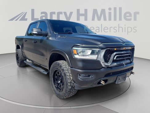 Used 2019 RAM 1500 Laramie AWD/4WD image 7