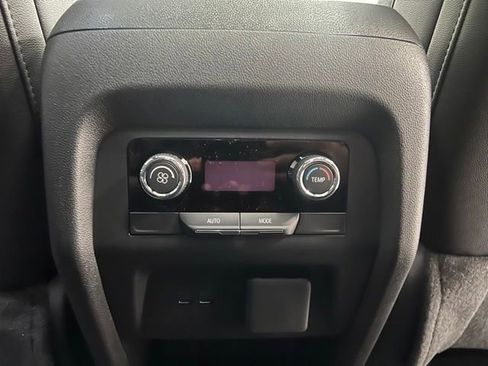 New 2026 Chevrolet Traverse Z71 w/ Enhanced Driving Package AWD/4WD image 22