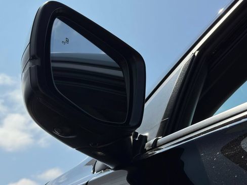 Used 2025 Honda Pilot Black Edition image 31