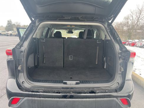 Used 2022 Toyota Highlander XLE image 13