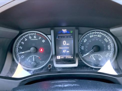 Used 2022 Toyota Tacoma TRD Off-Road w/ TRD Premium Off Road Package image 26