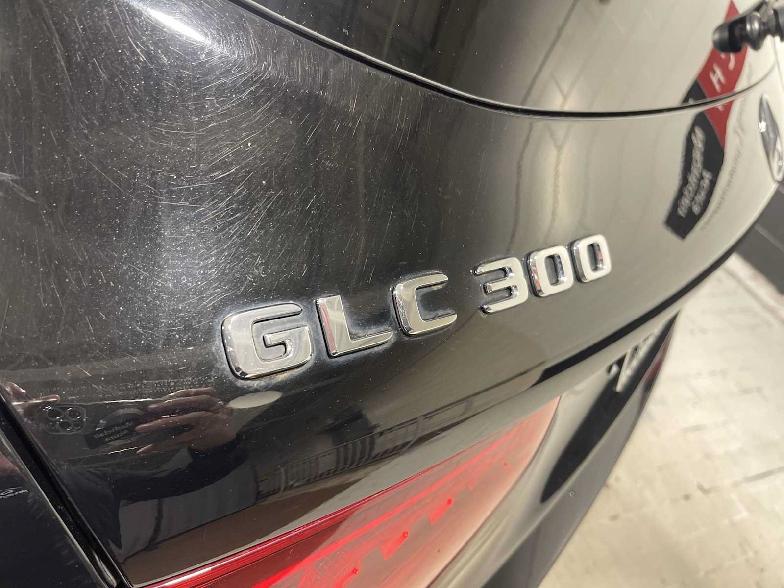 Used 2022 Mercedes-Benz GLC 300 4MATIC image 7