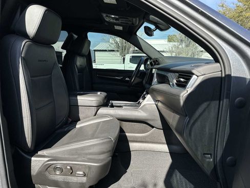 Used 2021 GMC Yukon Denali w/ Denali Ultimate Package image 20