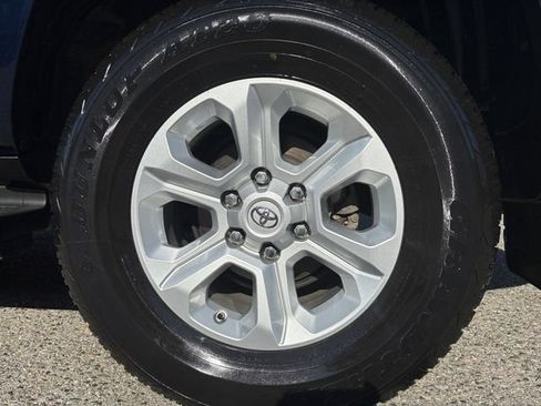 Used 2024 Toyota 4Runner SR5 AWD/4WD image 29