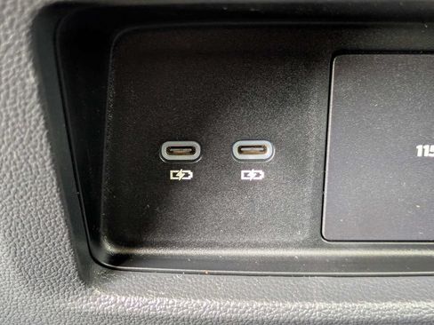 Used 2024 Volkswagen Atlas Peak Edition SEL AWD/4WD image 17