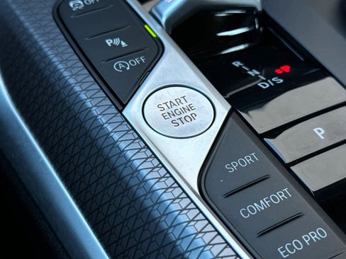 Used 2025 BMW 230i Coupe w/ M Sport Package image 23