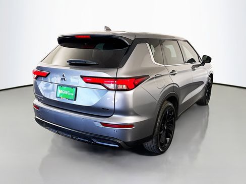Used 2023 Mitsubishi Outlander SE image 10