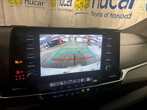 Used 2024 Toyota Sienna XLE image 20