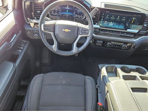 Used 2025 Chevrolet Silverado 1500 LT image 7