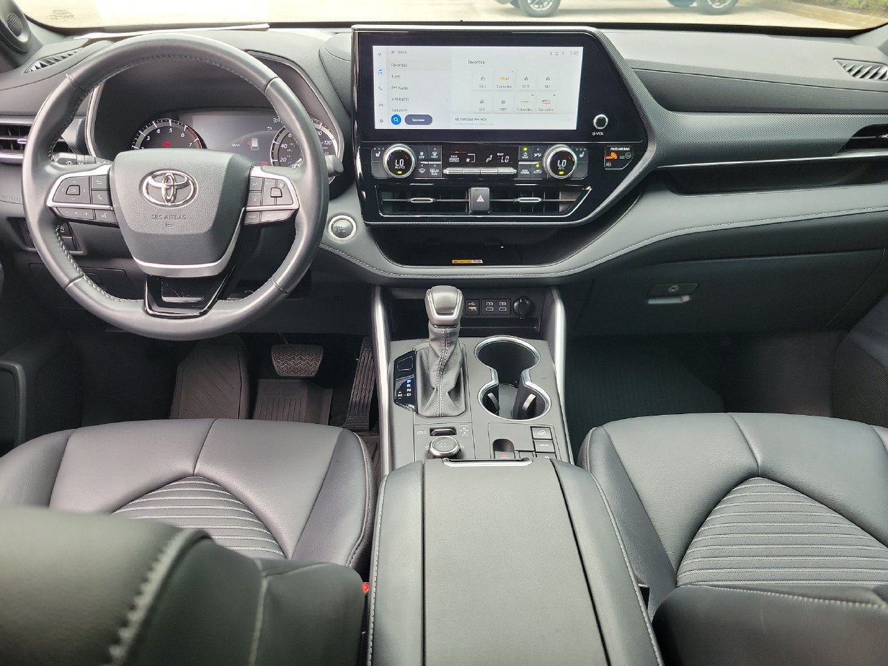 Used 2024 Toyota Highlander XSE AWD/4WD image 13