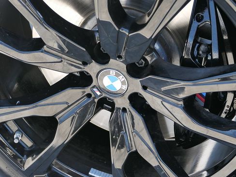 Used 2026 BMW X7 xDrive40i w/ M Sport Package AWD/4WD image 11