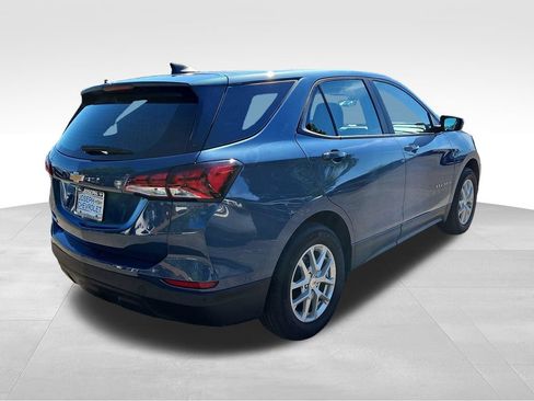 Used 2024 Chevrolet Equinox LS w/ Driver Confidence II Package FWD image 4