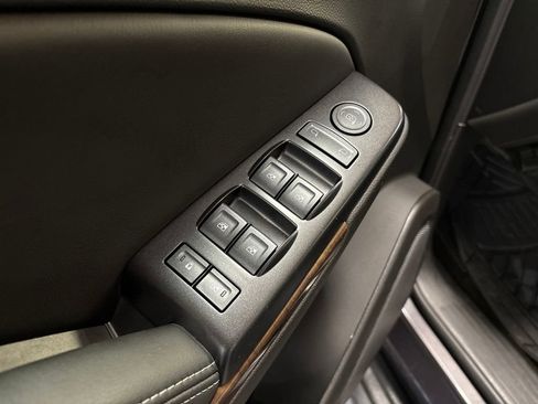 Used 2017 Chevrolet Suburban LS AWD/4WD image 16