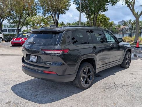Used 2024 Jeep Grand Cherokee L Limited w/ Luxury Tech Group II RWD image 7
