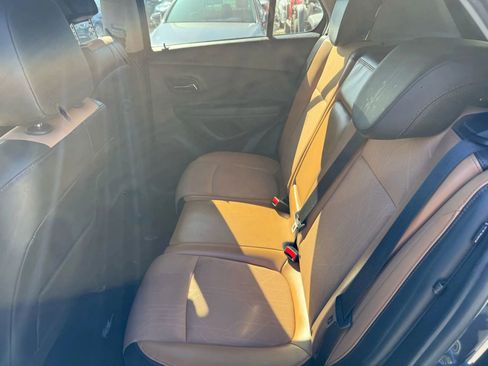 Used 2018 Chevrolet Trax LT w/ LT Convenience Package image 13