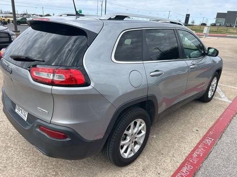 Used 2015 Jeep Cherokee Latitude image 3