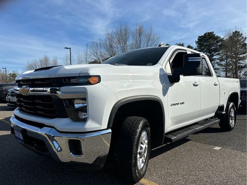 Certified 2024 Chevrolet Silverado 2500 LT AWD/4WD image 6