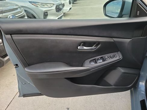 Used 2024 Nissan Sentra SV FWD image 12