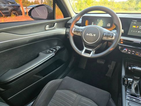 Used 2025 Kia K5 LXS FWD image 9