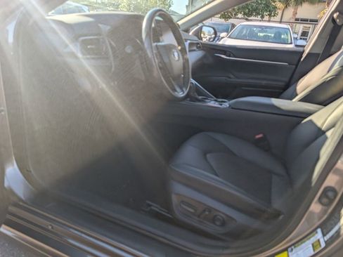 Used 2022 Toyota Camry XSE image 11